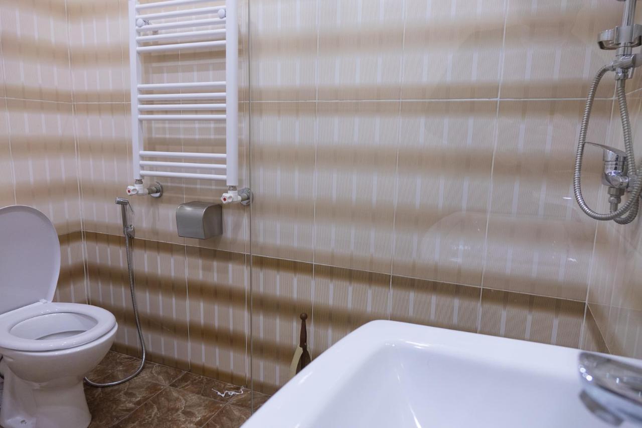 Midcity Hostel Yerevan Exterior photo