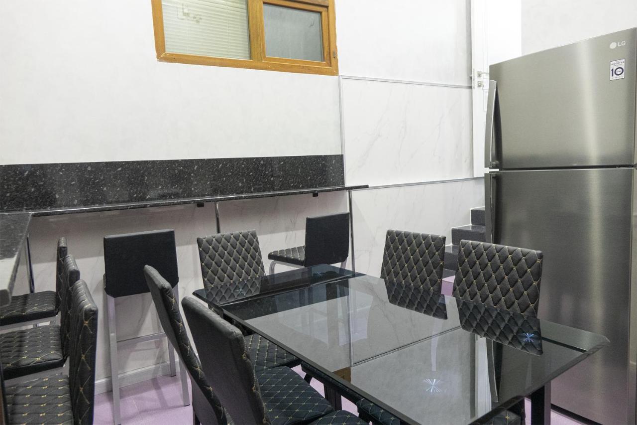 Midcity Hostel Yerevan Exterior photo