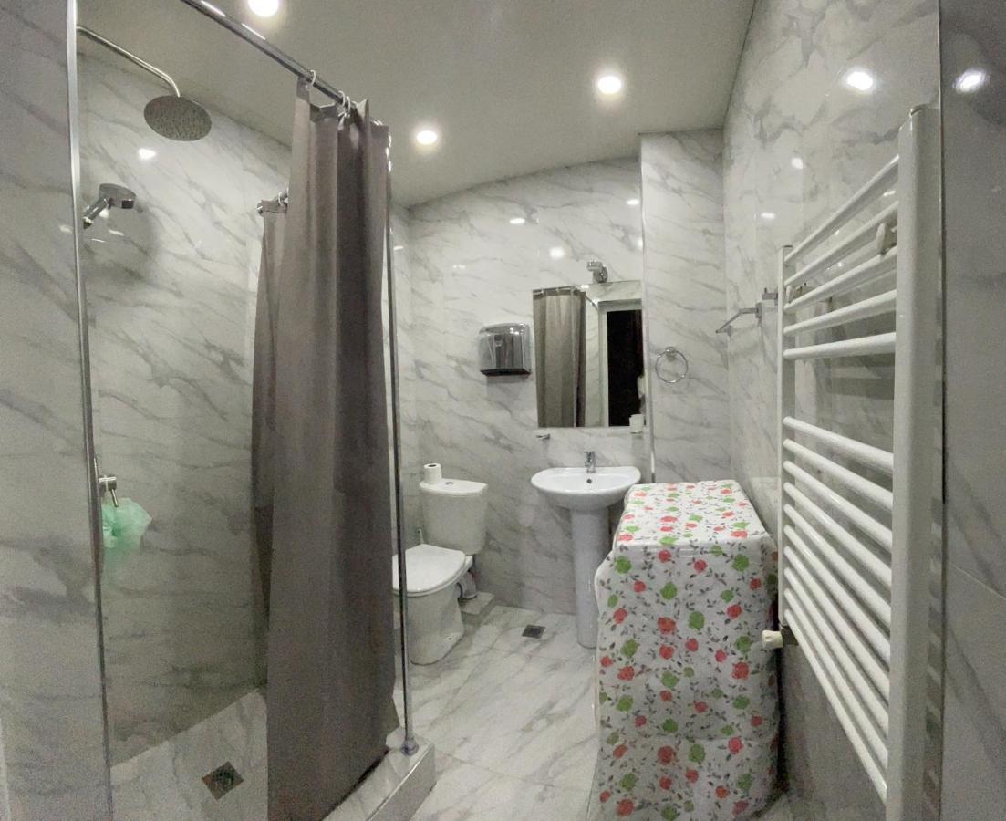 Midcity Hostel Yerevan Exterior photo